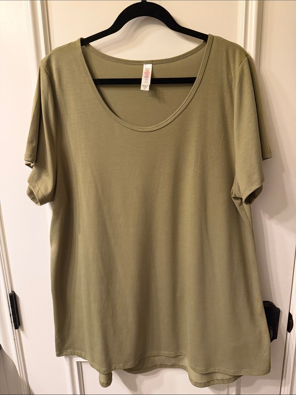 LuLaRoe Olive Green Scoop Neck Short Sleeve Classic Tee